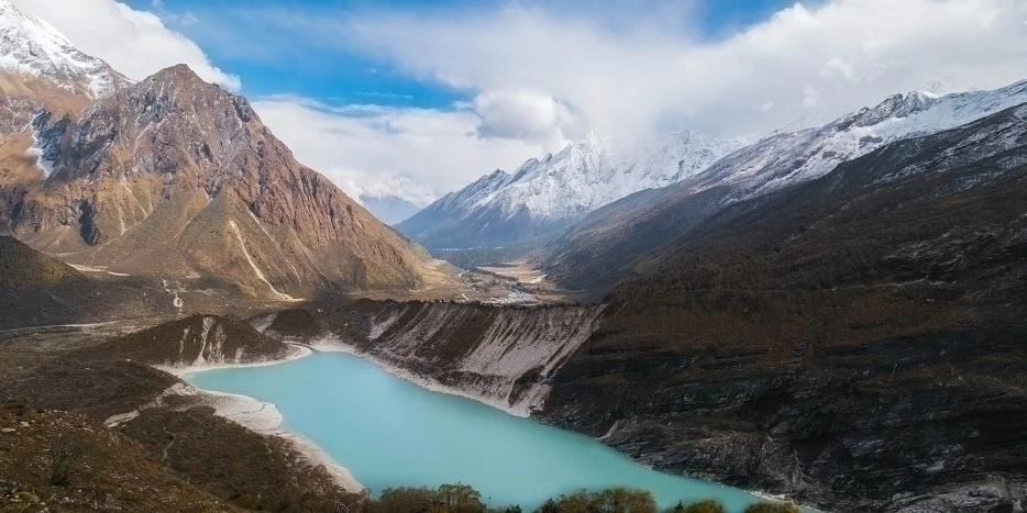 Manaslu Circuit Trek- A Complete Trekkers' Guide